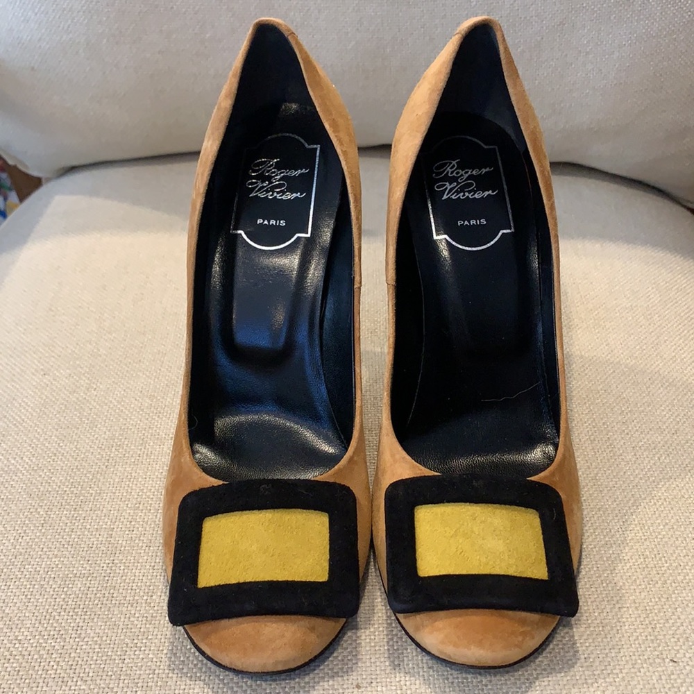 RV Roger Vivier suede belle with signature buckle high heel SZ381/2 NWT